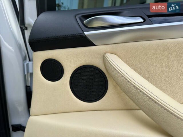 Белый БМВ Х5, объемом двигателя 3 л и пробегом 245 тыс. км за 23000 $, фото 35 на Automoto.ua