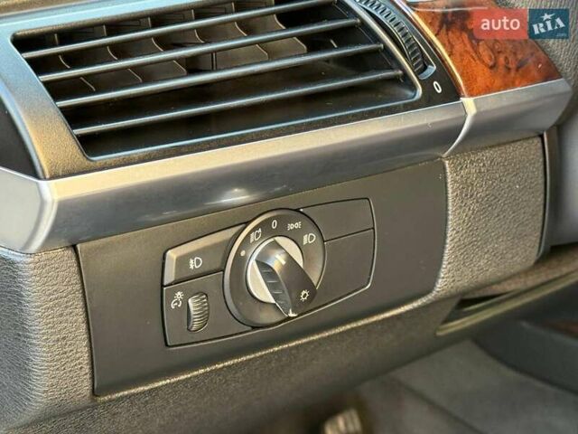 Белый БМВ Х5, объемом двигателя 3 л и пробегом 155 тыс. км за 19440 $, фото 11 на Automoto.ua