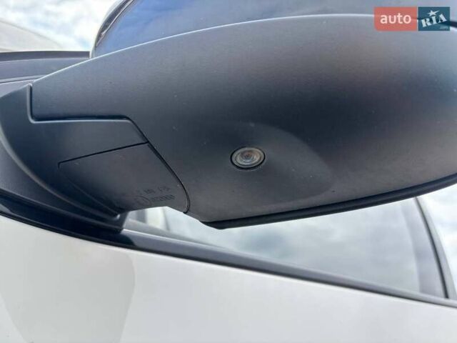 Белый БМВ Х5, объемом двигателя 3 л и пробегом 230 тыс. км за 17200 $, фото 10 на Automoto.ua