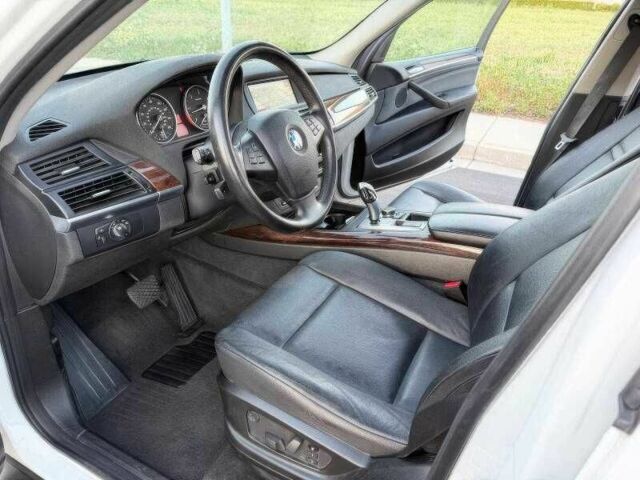 Білий БМВ Х5, об'ємом двигуна 3 л та пробігом 150 тис. км за 3900 $, фото 10 на Automoto.ua