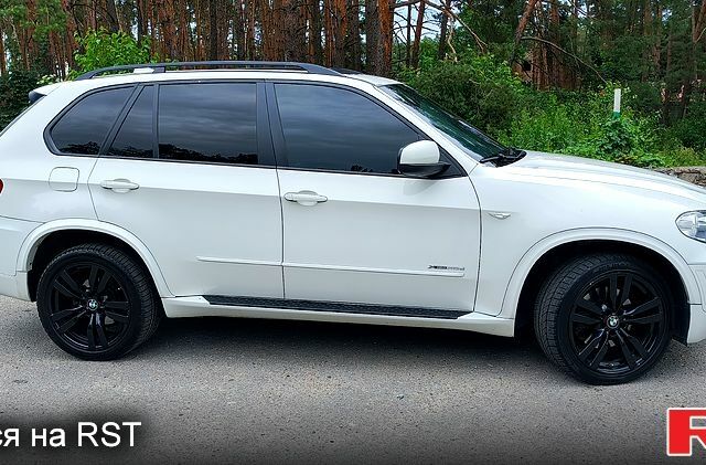 Белый БМВ Х5, объемом двигателя 3 л и пробегом 280 тыс. км за 15000 $, фото 6 на Automoto.ua