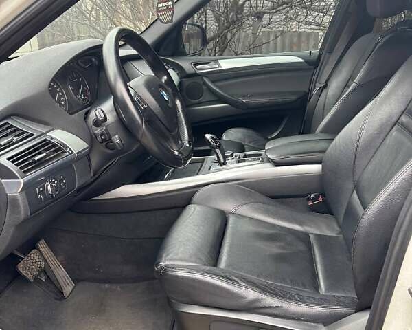 Білий БМВ Х5, об'ємом двигуна 2.99 л та пробігом 315 тис. км за 17500 $, фото 1 на Automoto.ua