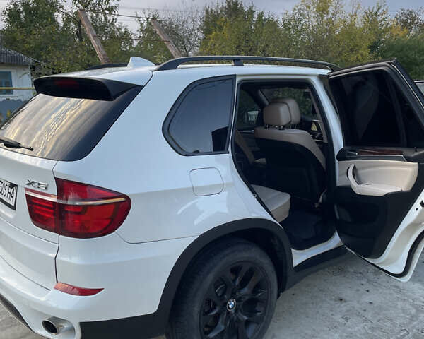 Белый БМВ Х5, объемом двигателя 3 л и пробегом 205 тыс. км за 13999 $, фото 5 на Automoto.ua