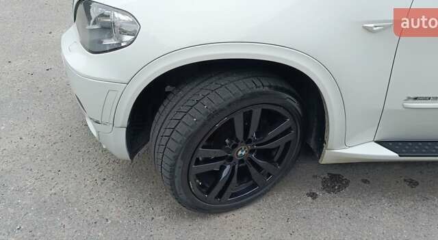 Белый БМВ Х5, объемом двигателя 3.5 л и пробегом 280 тыс. км за 15500 $, фото 6 на Automoto.ua