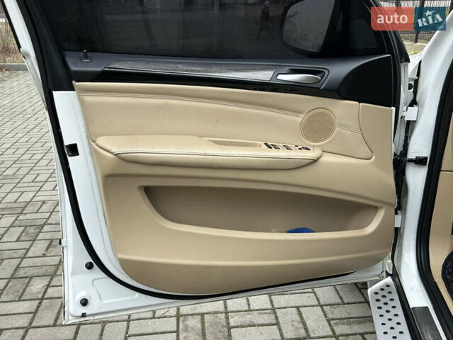 Белый БМВ Х5, объемом двигателя 2.98 л и пробегом 176 тыс. км за 12150 $, фото 10 на Automoto.ua