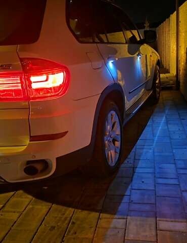 Белый БМВ Х5, объемом двигателя 2.98 л и пробегом 175 тыс. км за 16500 $, фото 3 на Automoto.ua