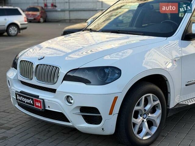 Белый БМВ Х5, объемом двигателя 3 л и пробегом 155 тыс. км за 19440 $, фото 3 на Automoto.ua
