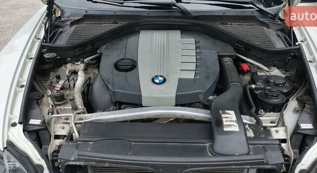 Белый БМВ Х5, объемом двигателя 3.5 л и пробегом 280 тыс. км за 15500 $, фото 12 на Automoto.ua