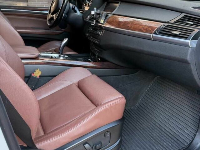 Білий БМВ Х5, об'ємом двигуна 3 л та пробігом 187 тис. км за 12500 $, фото 15 на Automoto.ua