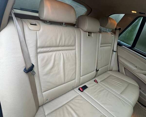 Білий БМВ Х5, об'ємом двигуна 3 л та пробігом 238 тис. км за 15500 $, фото 19 на Automoto.ua