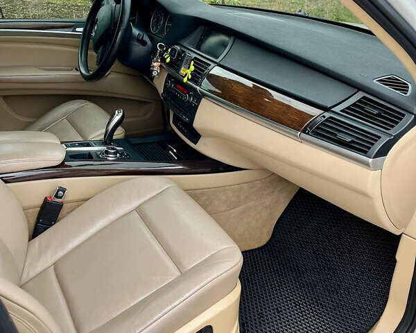 Белый БМВ Х5, объемом двигателя 2.99 л и пробегом 307 тыс. км за 15900 $, фото 26 на Automoto.ua