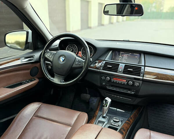 Белый БМВ Х5, объемом двигателя 2.99 л и пробегом 259 тыс. км за 16500 $, фото 12 на Automoto.ua