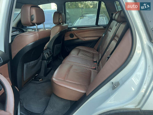 Белый БМВ Х5, объемом двигателя 2.98 л и пробегом 171 тыс. км за 12500 $, фото 12 на Automoto.ua