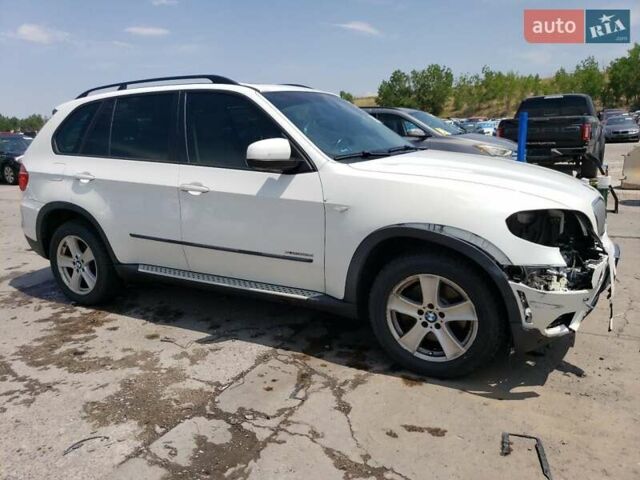 Белый БМВ Х5, объемом двигателя 3 л и пробегом 180 тыс. км за 2000 $, фото 1 на Automoto.ua