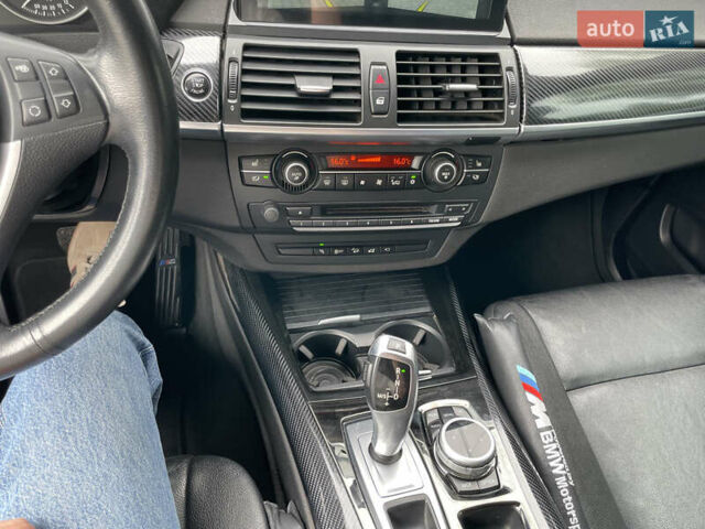 Белый БМВ Х5, объемом двигателя 2.98 л и пробегом 226 тыс. км за 14000 $, фото 14 на Automoto.ua