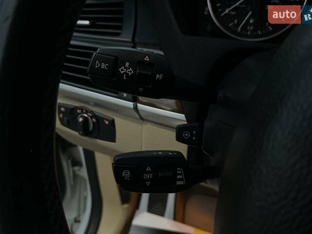 Белый БМВ Х5, объемом двигателя 3 л и пробегом 325 тыс. км за 13700 $, фото 15 на Automoto.ua