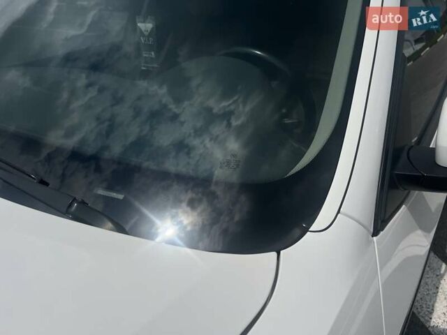 Белый БМВ Х5, объемом двигателя 3 л и пробегом 189 тыс. км за 21500 $, фото 32 на Automoto.ua