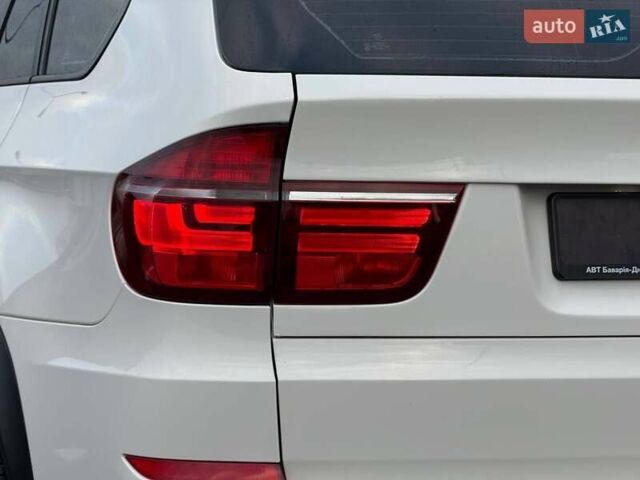 Білий БМВ Х5, об'ємом двигуна 2.98 л та пробігом 217 тис. км за 13950 $, фото 23 на Automoto.ua