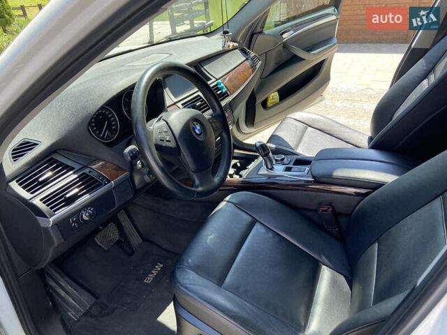 Білий БМВ Х5, об'ємом двигуна 2.99 л та пробігом 200 тис. км за 17100 $, фото 15 на Automoto.ua