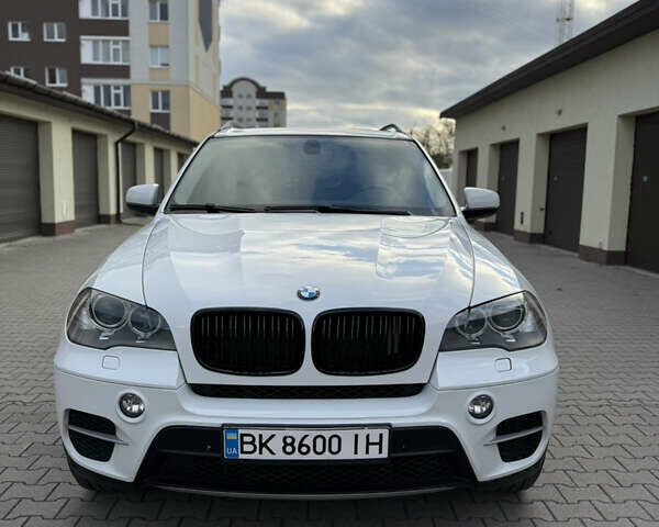 Белый БМВ Х5, объемом двигателя 2.99 л и пробегом 259 тыс. км за 16500 $, фото 89 на Automoto.ua
