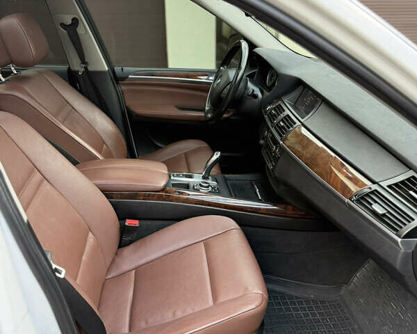 Белый БМВ Х5, объемом двигателя 2.99 л и пробегом 259 тыс. км за 16500 $, фото 14 на Automoto.ua
