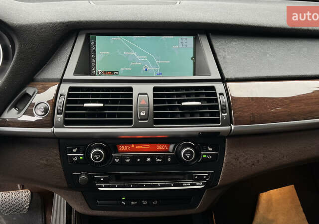 Белый БМВ Х5, объемом двигателя 2.99 л и пробегом 230 тыс. км за 18500 $, фото 16 на Automoto.ua