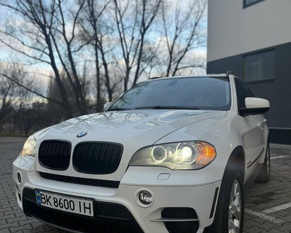 Белый БМВ Х5, объемом двигателя 2.99 л и пробегом 259 тыс. км за 16400 $, фото 37 на Automoto.ua