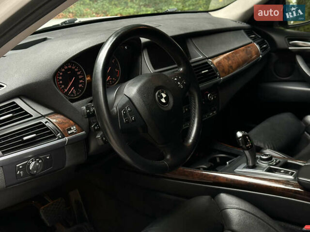 Белый БМВ Х5, объемом двигателя 3 л и пробегом 251 тыс. км за 17500 $, фото 8 на Automoto.ua