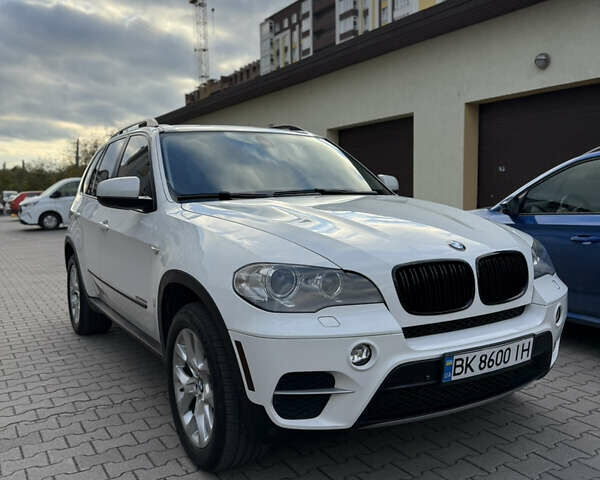 Білий БМВ Х5, об'ємом двигуна 2.99 л та пробігом 259 тис. км за 16000 $, фото 34 на Automoto.ua