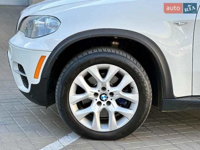 Белый БМВ Х5, объемом двигателя 3 л и пробегом 263 тыс. км за 17490 $, фото 22 на Automoto.ua