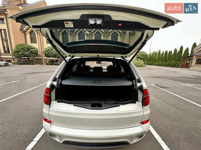 Белый БМВ Х5, объемом двигателя 3 л и пробегом 214 тыс. км за 18499 $, фото 63 на Automoto.ua