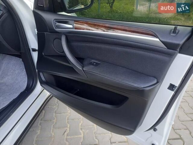 Белый БМВ Х5, объемом двигателя 2.98 л и пробегом 133 тыс. км за 19500 $, фото 9 на Automoto.ua