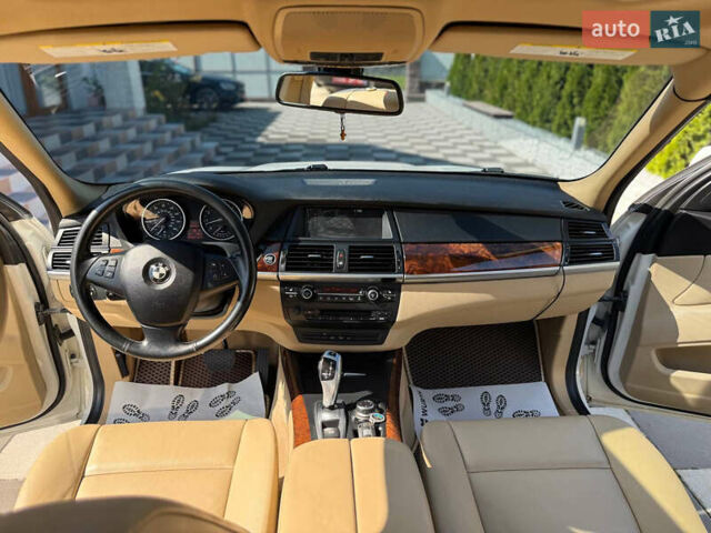 Белый БМВ Х5, объемом двигателя 3 л и пробегом 231 тыс. км за 11999 $, фото 30 на Automoto.ua