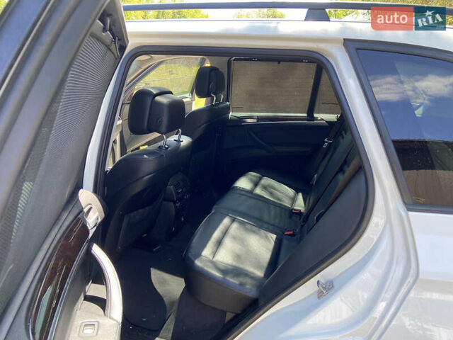 Білий БМВ Х5, об'ємом двигуна 2.99 л та пробігом 200 тис. км за 17100 $, фото 8 на Automoto.ua