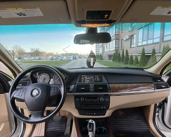 Белый БМВ Х5, объемом двигателя 2.98 л и пробегом 228 тыс. км за 13999 $, фото 41 на Automoto.ua