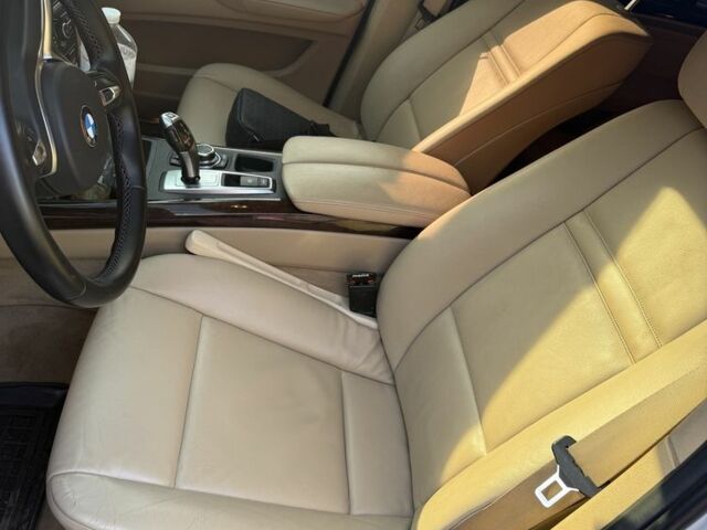 Белый БМВ Х5, объемом двигателя 3 л и пробегом 250 тыс. км за 15000 $, фото 5 на Automoto.ua