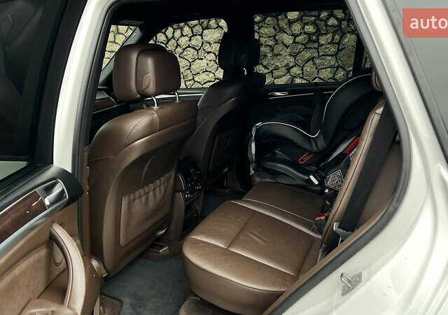Белый БМВ Х5, объемом двигателя 2.99 л и пробегом 230 тыс. км за 18500 $, фото 12 на Automoto.ua