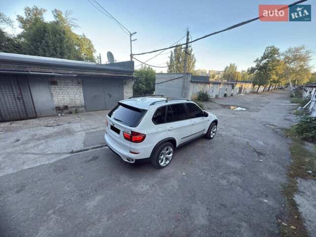 Белый БМВ Х5, объемом двигателя 3.5 л и пробегом 315 тыс. км за 18000 $, фото 12 на Automoto.ua