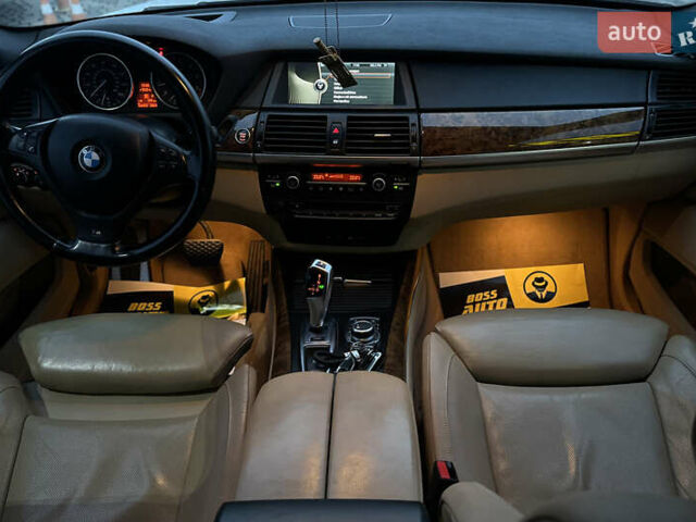 Белый БМВ Х5, объемом двигателя 3 л и пробегом 325 тыс. км за 13700 $, фото 10 на Automoto.ua