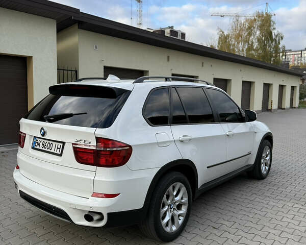 Білий БМВ Х5, об'ємом двигуна 2.99 л та пробігом 259 тис. км за 16000 $, фото 44 на Automoto.ua