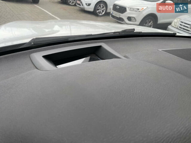 Белый БМВ Х5, объемом двигателя 2.98 л и пробегом 226 тыс. км за 14000 $, фото 17 на Automoto.ua