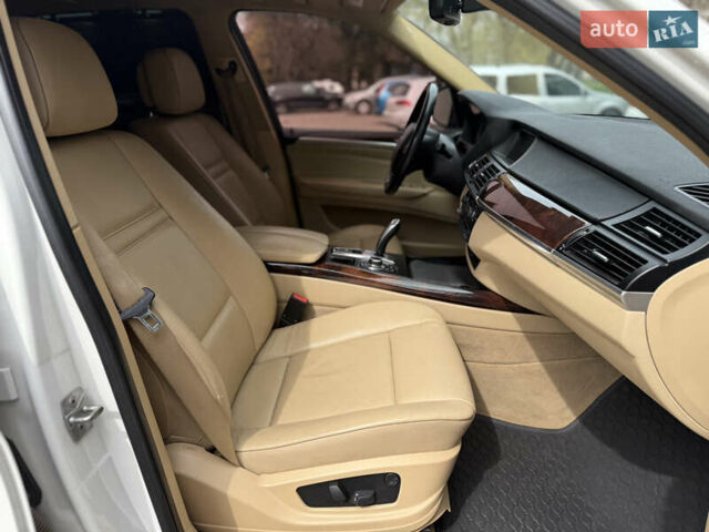 Белый БМВ Х5, объемом двигателя 2.99 л и пробегом 216 тыс. км за 17900 $, фото 13 на Automoto.ua