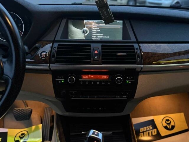 Белый БМВ Х5, объемом двигателя 3 л и пробегом 325 тыс. км за 13700 $, фото 13 на Automoto.ua