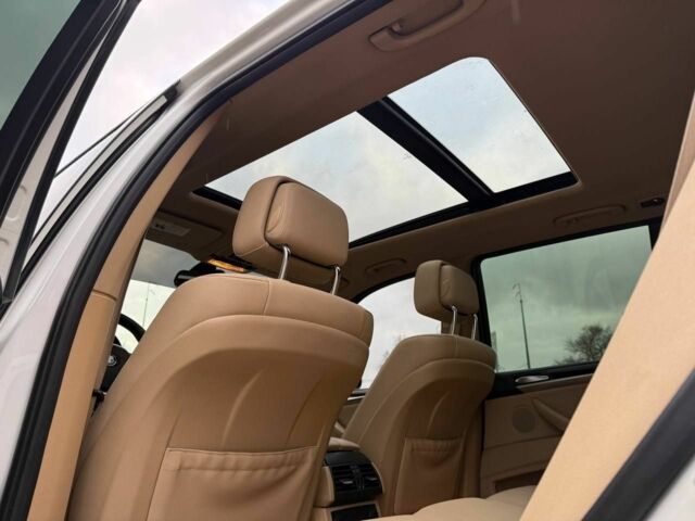 Белый БМВ Х5, объемом двигателя 3 л и пробегом 217 тыс. км за 13950 $, фото 22 на Automoto.ua