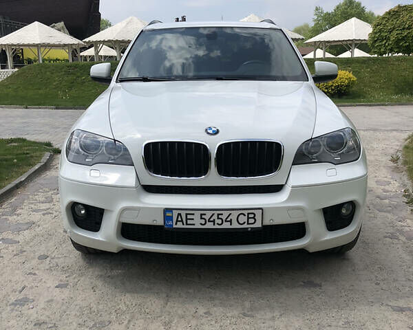 Белый БМВ Х5, объемом двигателя 3 л и пробегом 190 тыс. км за 17000 $, фото 6 на Automoto.ua