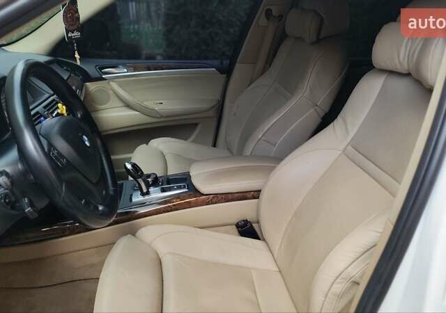 Білий БМВ Х5, об'ємом двигуна 3.5 л та пробігом 291 тис. км за 12500 $, фото 16 на Automoto.ua