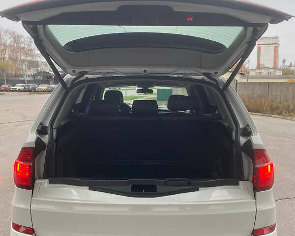 Білий БМВ Х5, об'ємом двигуна 3 л та пробігом 319 тис. км за 18900 $, фото 4 на Automoto.ua