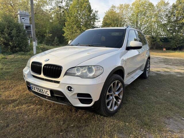 Белый БМВ Х5, объемом двигателя 3 л и пробегом 250 тыс. км за 15000 $, фото 1 на Automoto.ua