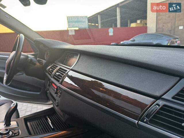 Білий БМВ Х5, об'ємом двигуна 3 л та пробігом 330 тис. км за 15500 $, фото 96 на Automoto.ua