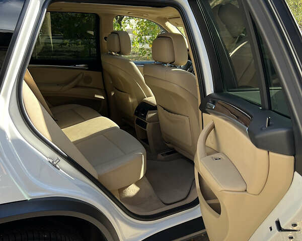 Белый БМВ Х5, объемом двигателя 2.98 л и пробегом 217 тыс. км за 16600 $, фото 15 на Automoto.ua